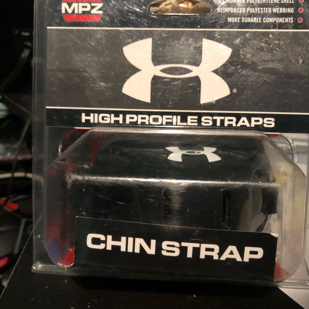Under Armour MPZ  Soft Chinstrap Adult Heatgear